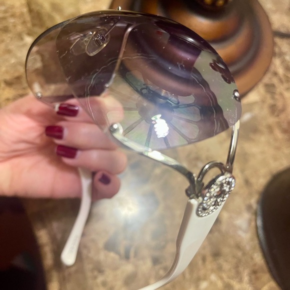 Gucci - Picture 2 of 8